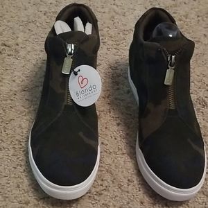 Camouflage tennis shoe/boot